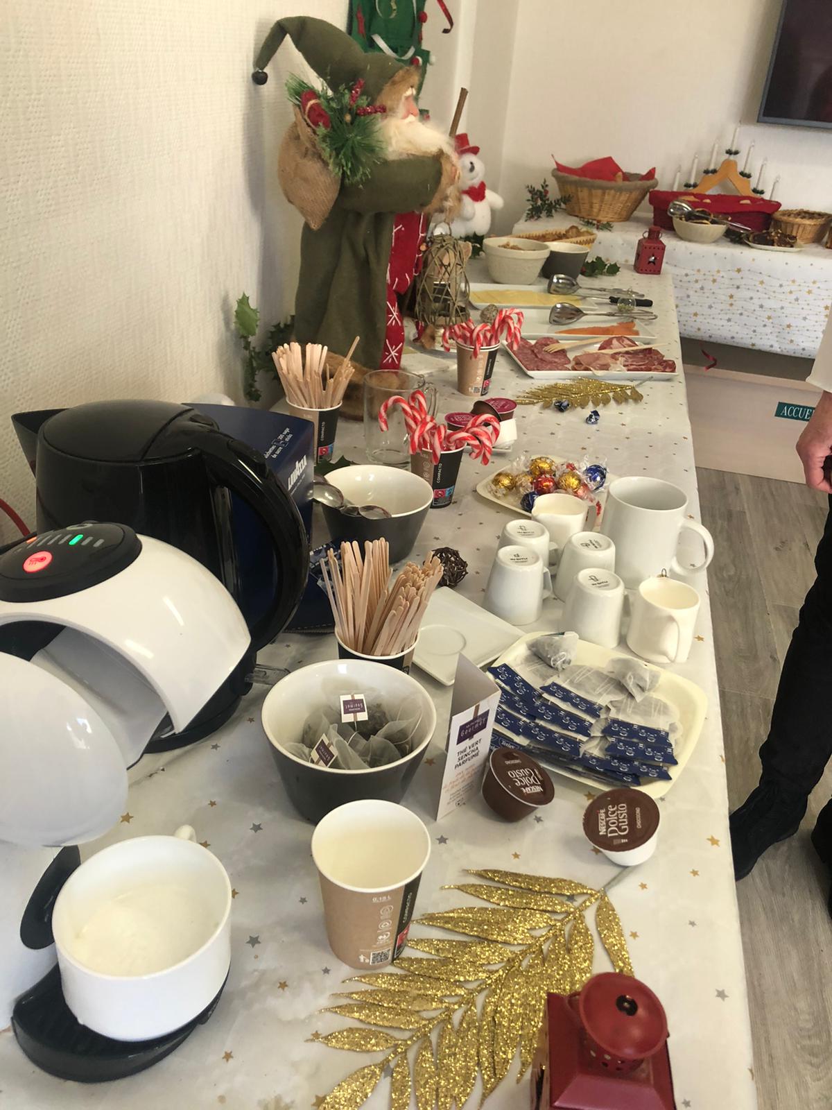 Buffet petit déjeuner sur le thème de Noel